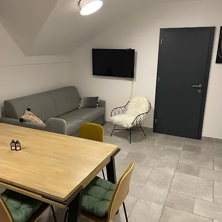 Apartma Lilija Golte * 모지례